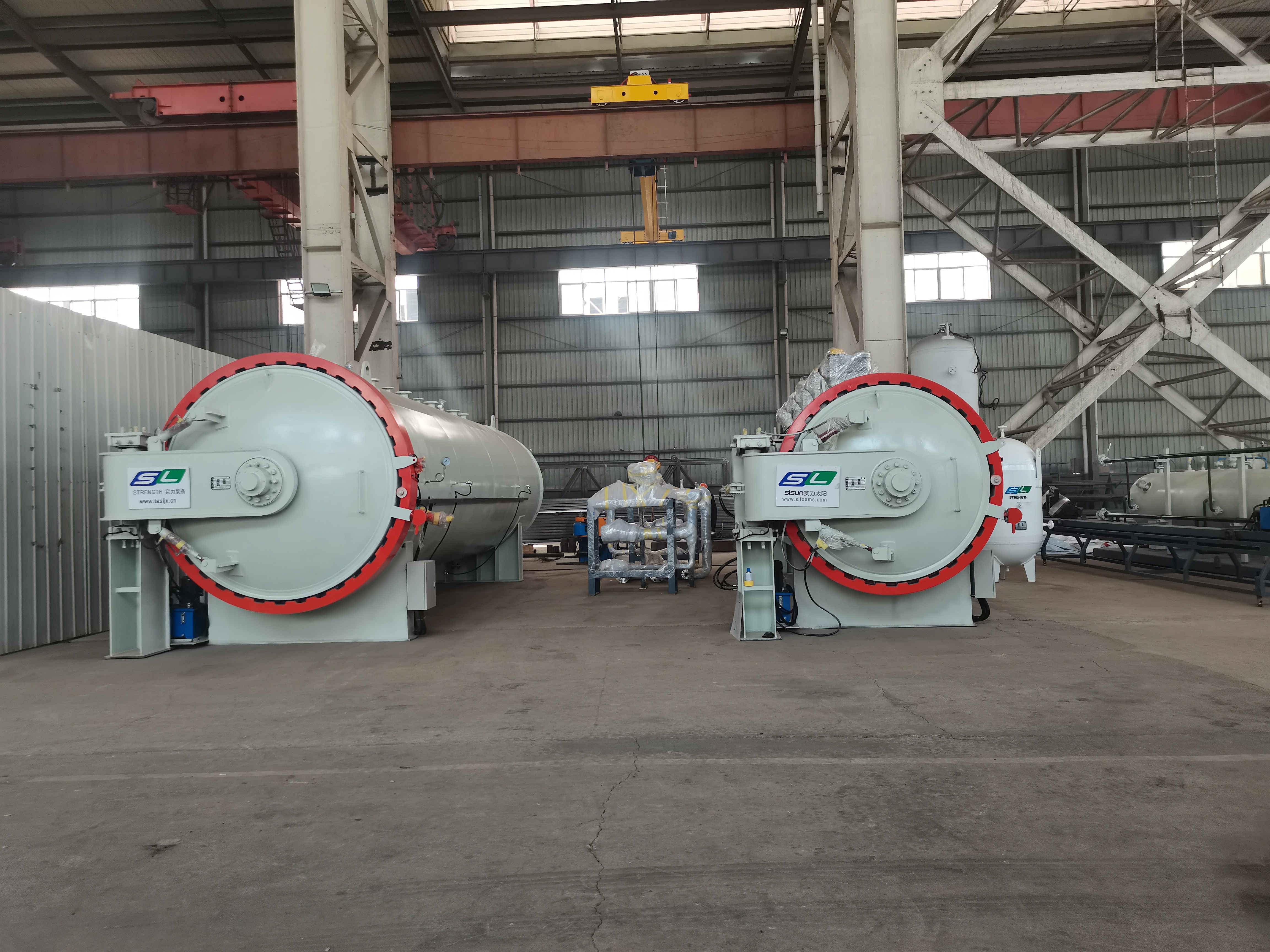 DN2000、DN2400兩臺新材料熱壓罐發(fā)往江蘇